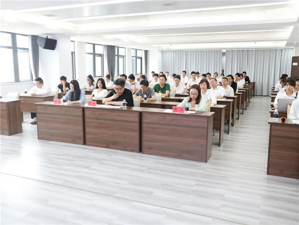 城投集團舉辦“展現青年風采，奉獻青春力量”主題演講比賽